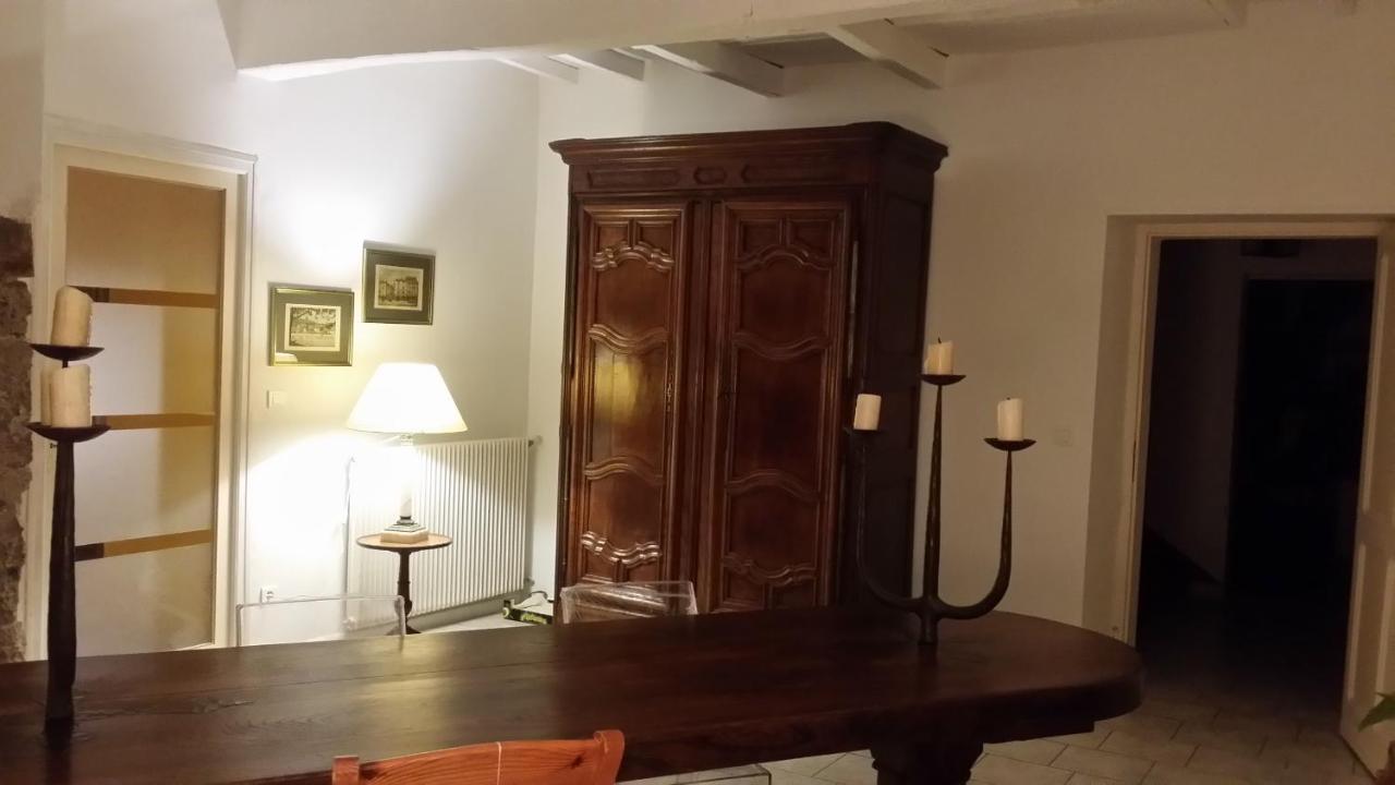 MoncrabeauLe Logis Du Pradet住宿加早餐旅馆 外观 照片