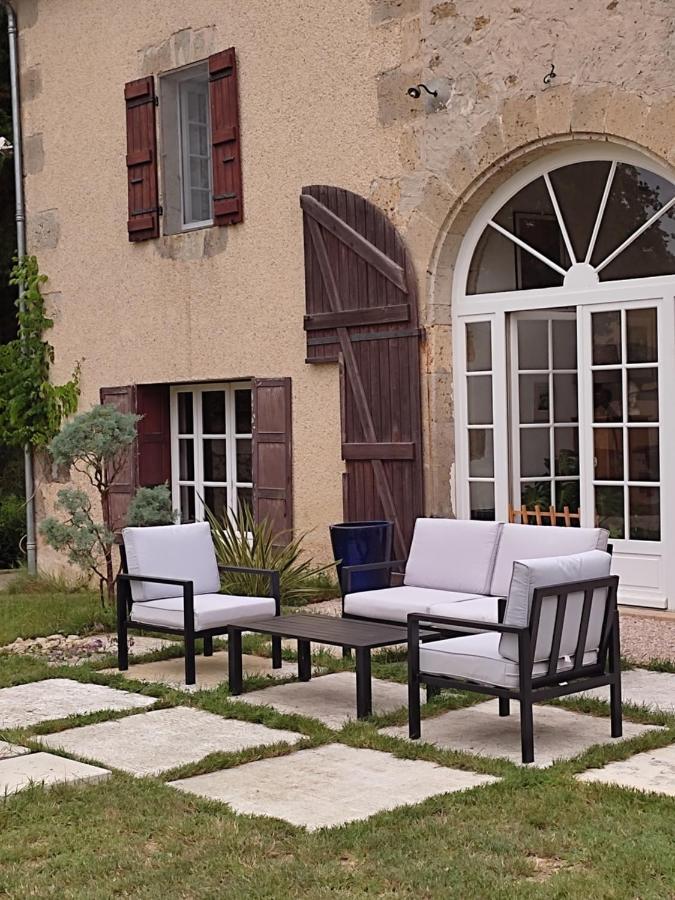 MoncrabeauLe Logis Du Pradet住宿加早餐旅馆 外观 照片